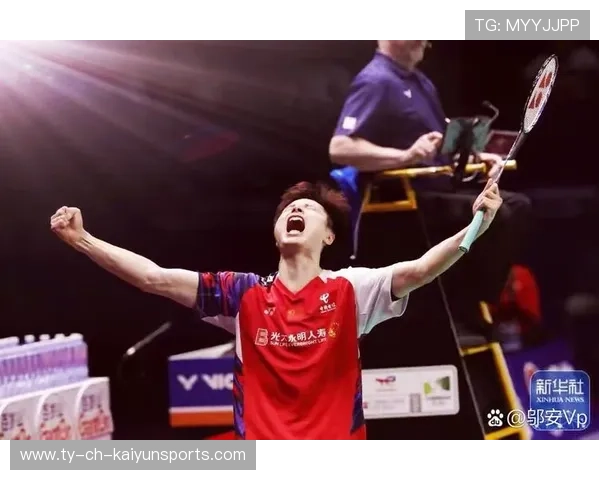 中国羽毛球队时隔12年再度包揽汤姆斯杯、尤伯杯，世界羽毛球团体赛事是汤姆斯杯尤伯杯苏迪曼杯三大赛事